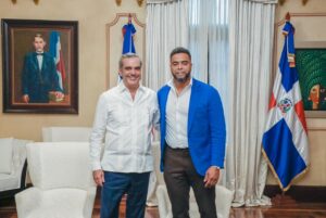 Presidente Luis Abinader recibe en el Palacio Nacional a Nelson Cruz