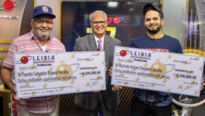 Leidsa entrega 17 millones de pesos a dos ganadores