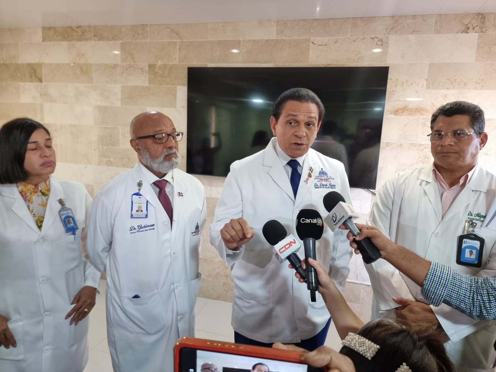 Ministro Salud Pública aclara no ocultan datos sobre cólera