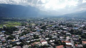 MOPC invierte 20 millones de pesos para aceras y contenes en Jarabacoa