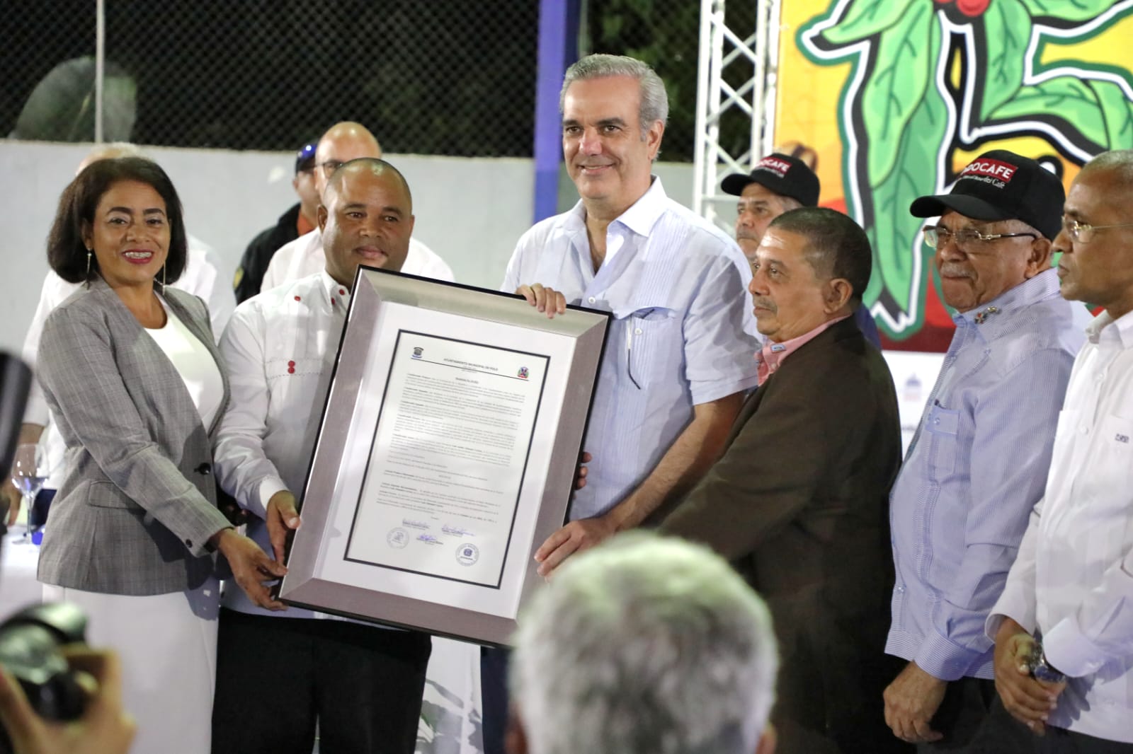 Caficultores de Polo, Barahona reconocen al presidente Abinader por ser el primer presidente que asiste a un Festival del Café
