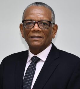 Director de Migración: 