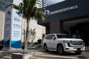 Banreservas inicia feria Expomóvil con tasa de un 8% anual 