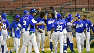 Licey blanquea a las Águilas 4-0 liderado por Valdez y Mauricio
