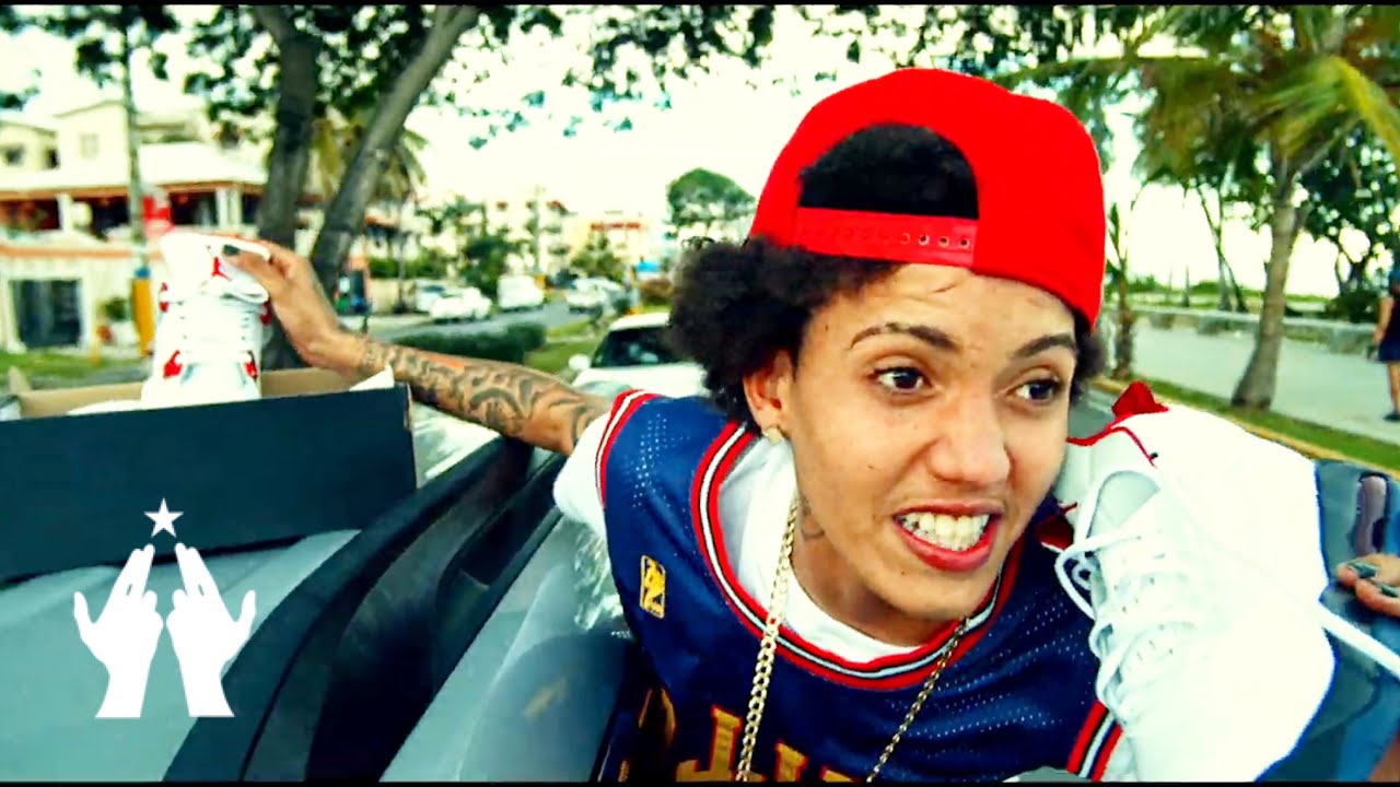 Onguito Wa es detenido y escupe a un policía