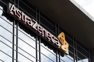 Gobierno y AstraZeneca firman carta de entendimiento para ejecución de contrato