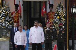 Maduro y Petro se reúnen por primera vez en Caracas 