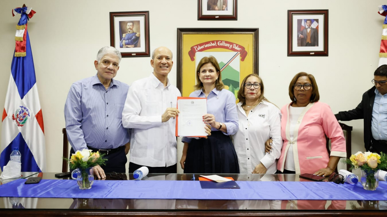 Vicepresidenta asegura Gobierno trabaja para brindar un mejor servicio eléctrico