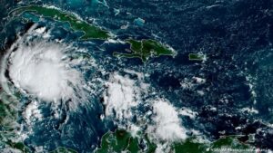 Centroamérica alerta por avance de tormenta tropical Lisa 