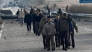 Rusia y Ucrania intercambian otros 100 prisioneros de guerra 