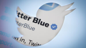 Musk aplaza el relanzamiento de Twitter Blue 