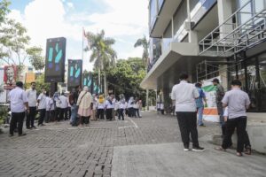 Al menos 55 muertos por un sismo en Indonesia