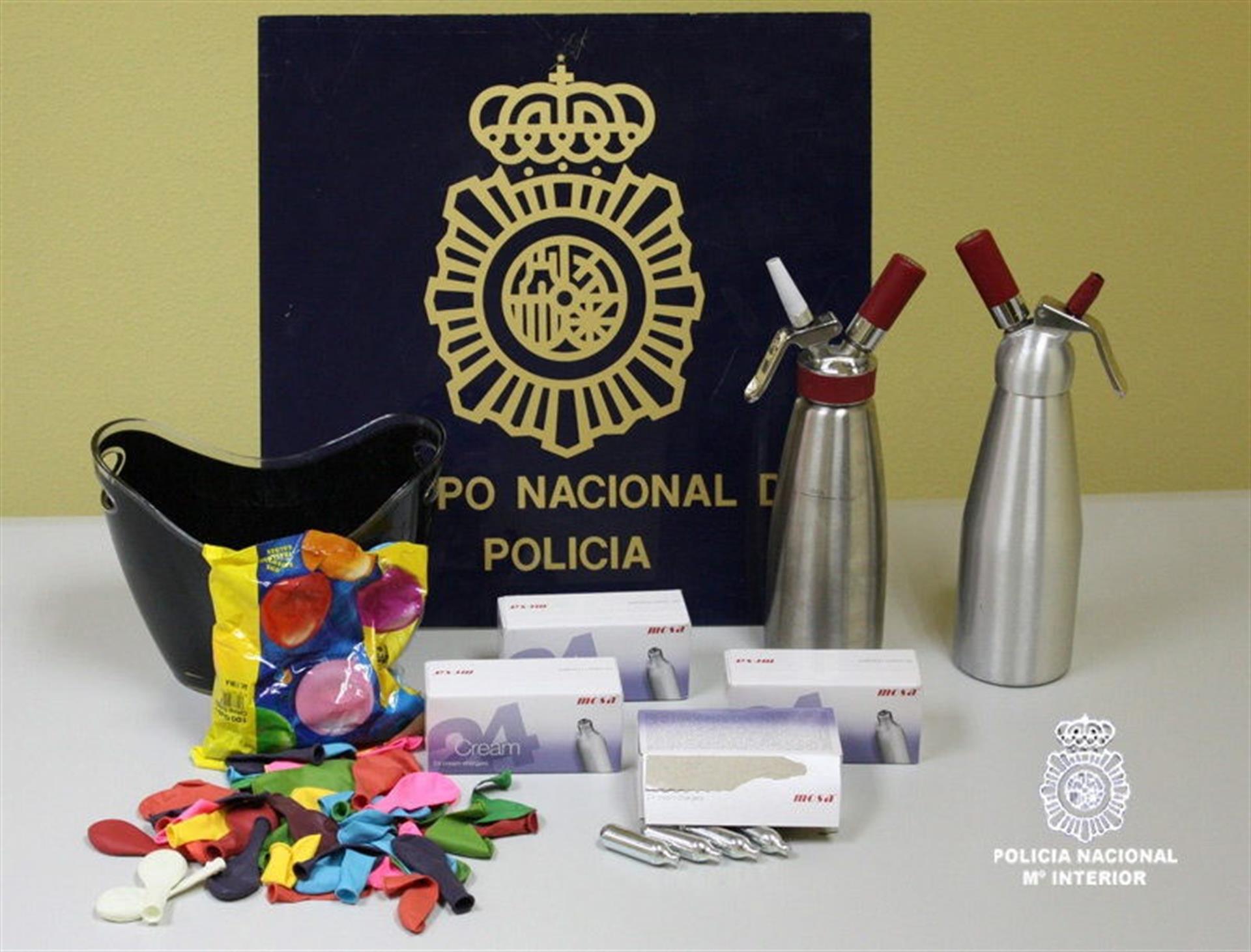 Alerta por el consumo del gas de la risa, la droga de moda en Europa