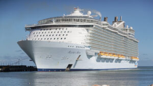 Taíno Bay recibe “Allure of the Seas” uno de los barcos más grande del mundo