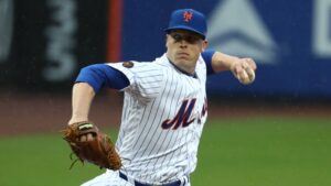 Estrellas contratan lanzador Buddy Baumann