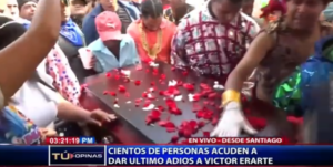 Cientos de personas dan el último adiós al coreógrafo y folklorista Víctor Erarte 