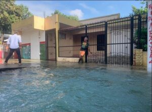 Explosión de tubería afecta varias viviendas en Los Jazmines de Santiago