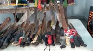 Decomisan armas de fuego, armas blancas y Hookas en operativo en San Cristóbal