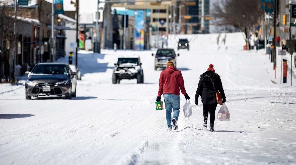 Nueva York declara estado de emergencia por nevada