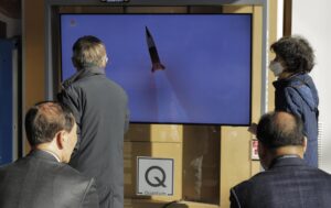 Corea del Norte dispara un misil balístico al mar de Japón