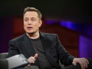 Elon Musk disolvió el directorio de Twitter y se convirtió el único ejecutivo de la red social 