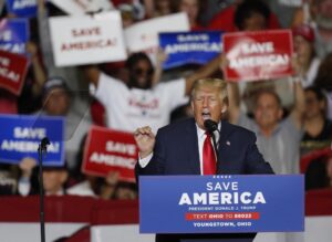 Expresidente Trump ataca a Ron DeSantis, gobernador de Florida