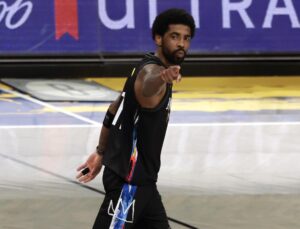 Kyrie Irving y los Nets donarán un millón de dólares a la lucha contra el odio