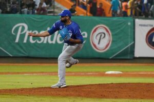 Licey lanza no-hitter combinado a los Toros