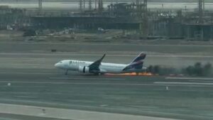 Perú: Aeropuerto niega culpa de bomberos en choque de avión