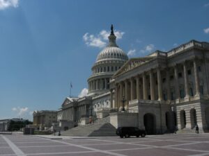 Republicanos ganan impulso en recta final de las elecciones en EEUU