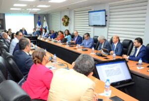 Inicia dialogo entre médicos  y ARS