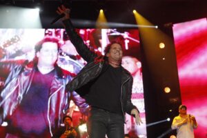 Rosalía, Carlos Vives y Gente de Zona actuarán en los Latin Grammy