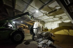 Salen 3 buques de Ucrania pese a suspender Rusia el acuerdo de exportación de cereales
