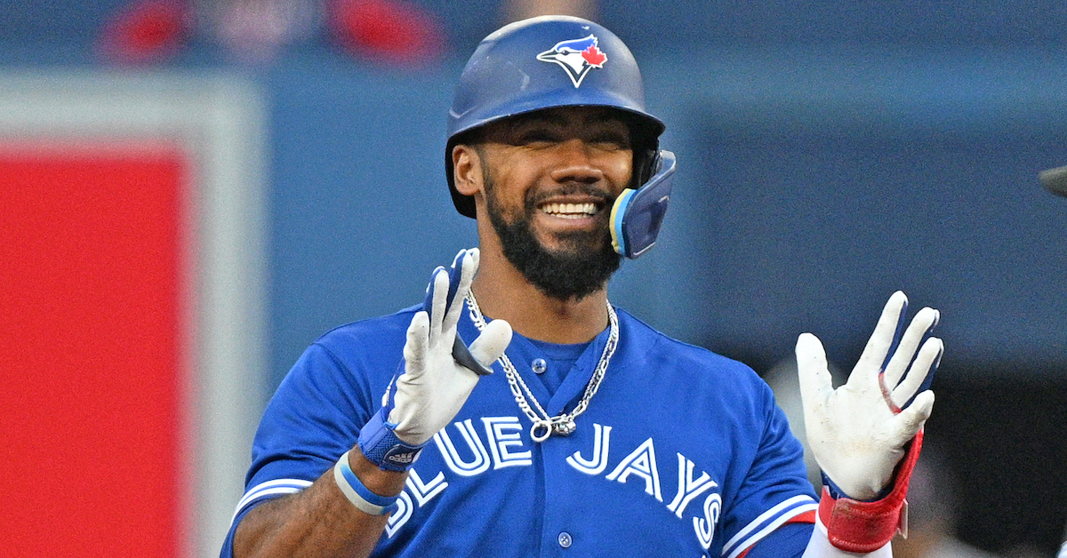 Toronto envía a Teoscar Hernández a Seattle