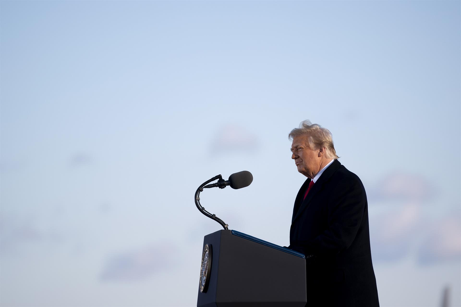 Vuelven a investigar a Donald Trump por el pago a una actriz porno