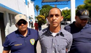 Barahona: DICRIM y Policía Preventiva apresan pareja de esposos acusados de violar a su hija