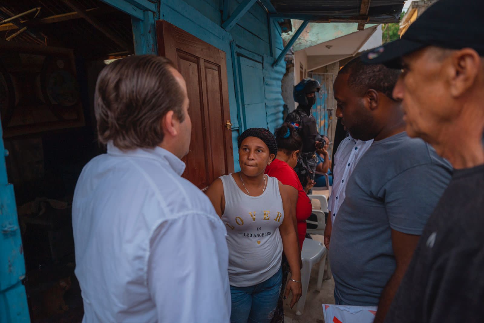 Gobierno entrega ayudas a familias afectadas por las inundaciones