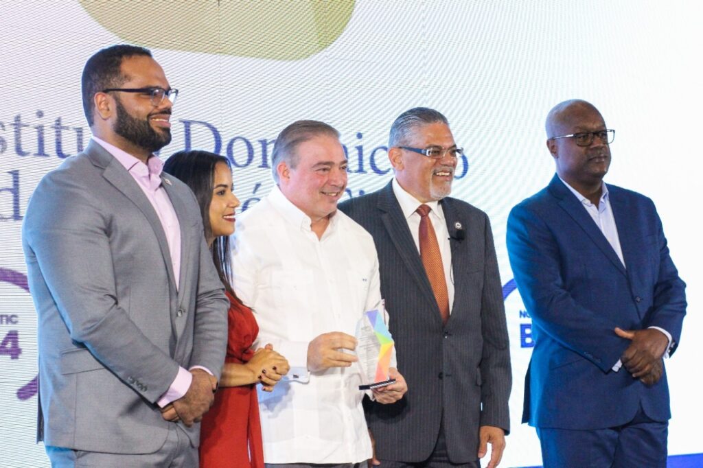 Director del IDAC atribuye doble reconocimiento al trabajo en equipo