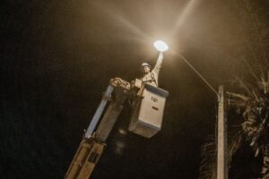 Edesur Dominicana ilumina el malecón 