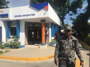 Solicitan medida de coerción contra uno de los asaltantes de banco en Licey al Medio
