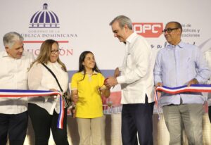 Abinader inaugura escuela básica en Santiago con inversión superior a RD$130 millones