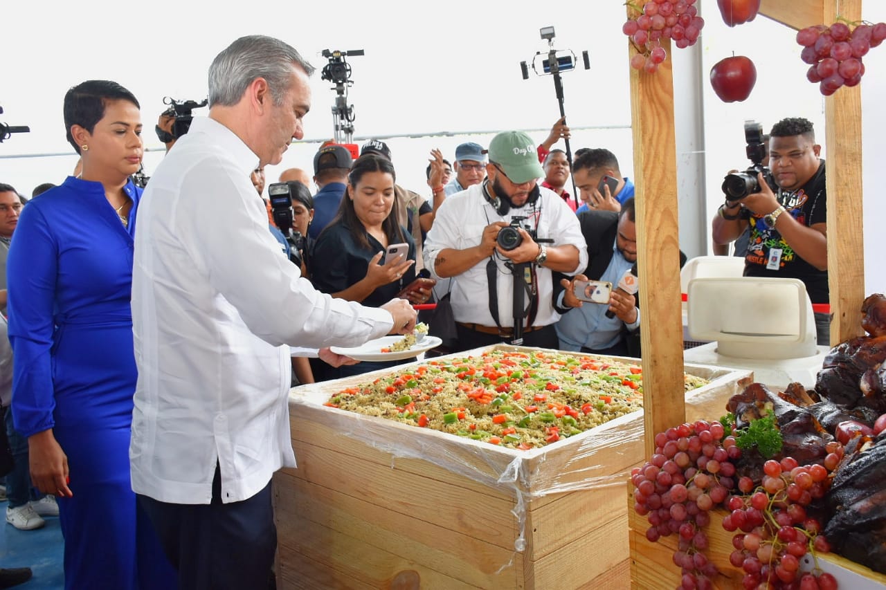 Gobierno inicia feria de alimentos y jornadas de inclusión social por época navideña