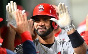 Albert Pujols recibe 