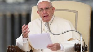 El papa critica a católicos que 
