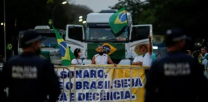 Tensión por los bloqueos en Brasil: la Procuraduría pidió despejar las carreteras y reforzaron la seguridad en Brasilia 