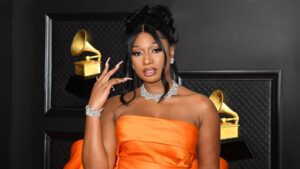 Rapera Megan Thee Stallion impone orden de restricción contra su disquera