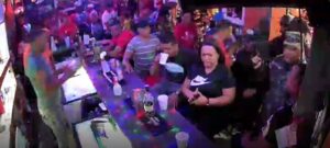 Se viraliza coronel enojado al no clausurarse bar que ordenó cerrar en SFM