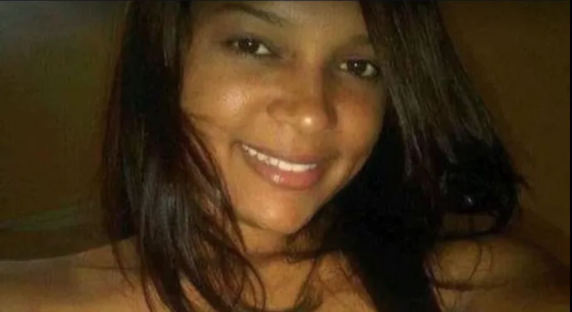 Arrestan a mujer que estaba prófuga por golpear a su hija de tres años