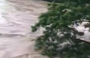 Evacuación obligatoria en Montecristi tras colapso de un muro de presa en construcción