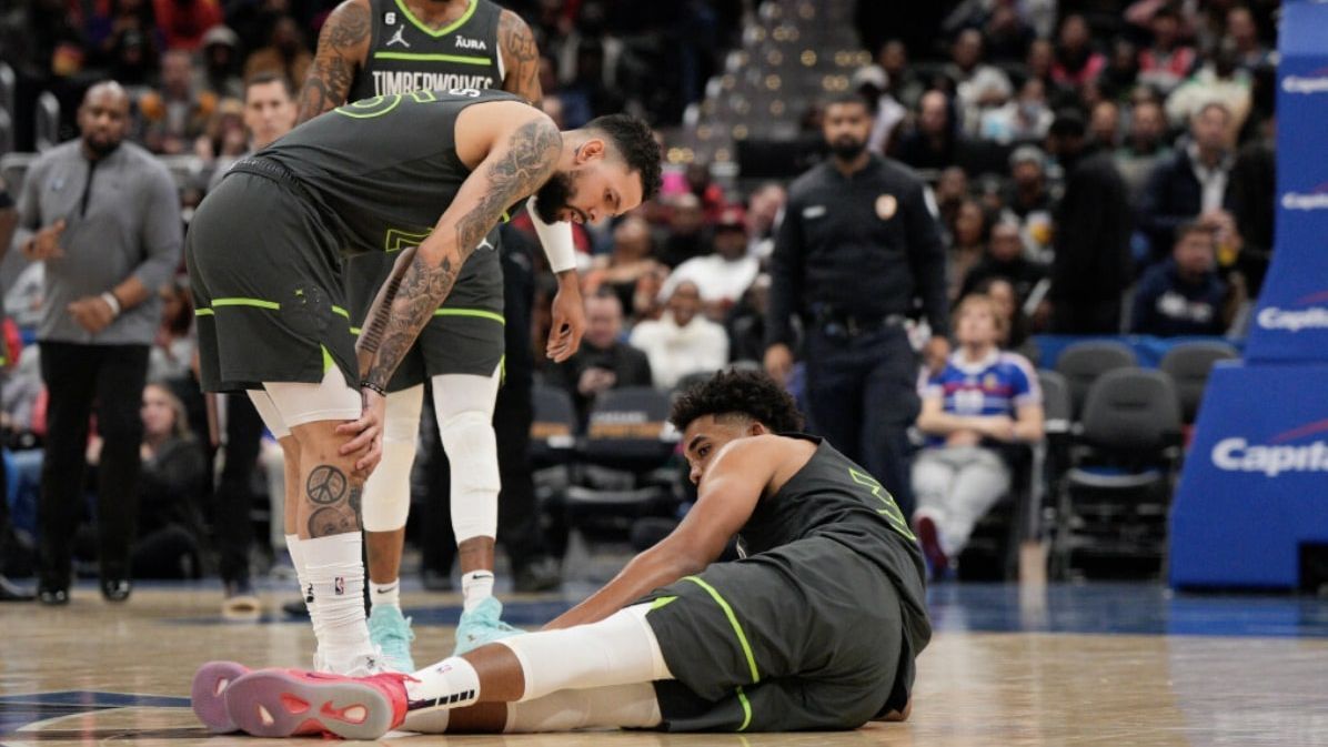 Karl-Anthony Towns abandona partido contra Wizards con aparente lesión